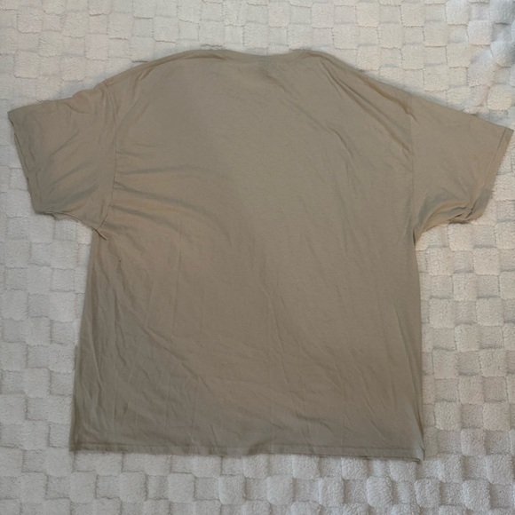 Gildan G300 Men’s Beige Tan Light Cotton T-Shirt, Soft Relaxed Fit Size 3XL NWOT - Picture 2 of 4